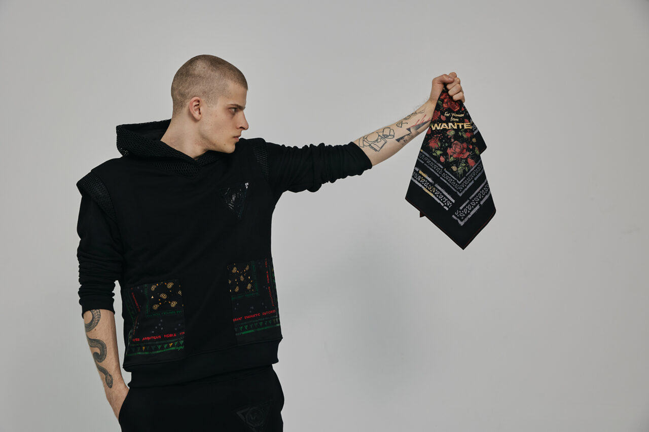 WANTED_Bandana_Notaface_Roses6