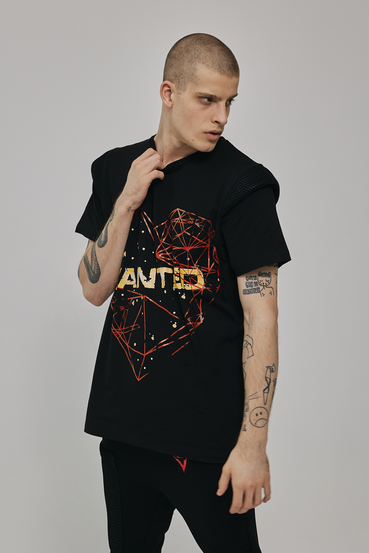 WANTED_T-Shirt_Diamond_HEART_Limited_Black3
